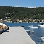 - Donja 15983c * Supetarska Draga